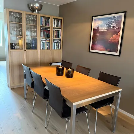 Appartamento Nyrenovert Toppleilighet Midt I Sentrum, Naer Kollektivterminal *