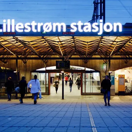 Nyrenovert Toppleilighet Midt I Sentrum, Naer Kollektivterminal Appartamento Lillestrøm