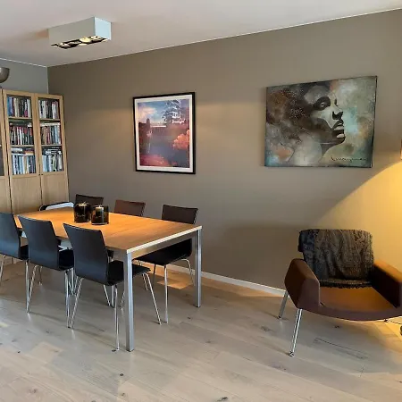 Nyrenovert Toppleilighet Midt I Sentrum, Naer Kollektivterminal * Lillestrøm