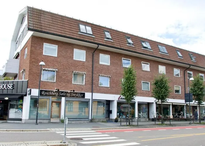 Nyrenovert Toppleilighet Midt I Sentrum, Naer Kollektivterminal Appartamento