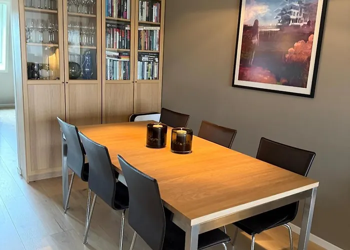 Appartamento Nyrenovert Toppleilighet Midt I Sentrum, Naer Kollektivterminal *