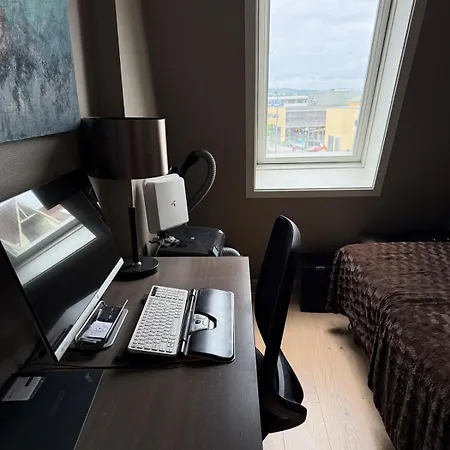 Nyrenovert Toppleilighet Midt I Sentrum, Naer Kollektivterminal
